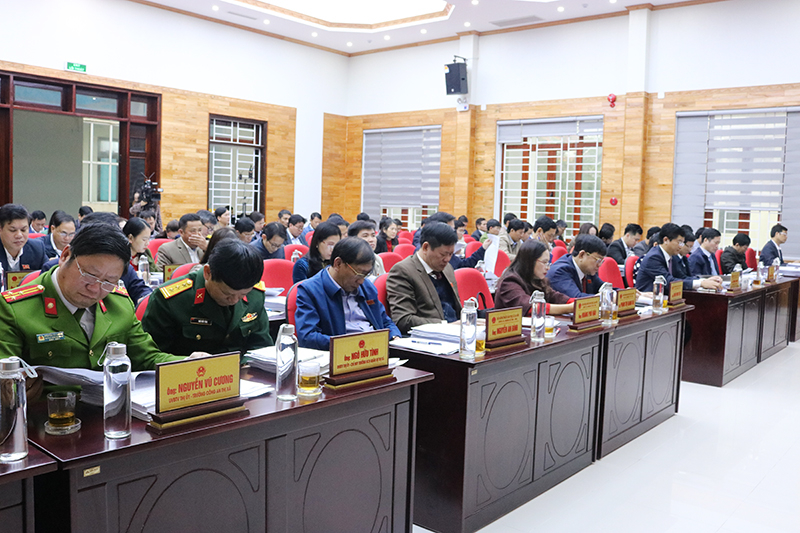 Các đại biểu tham dự kỳ họp.