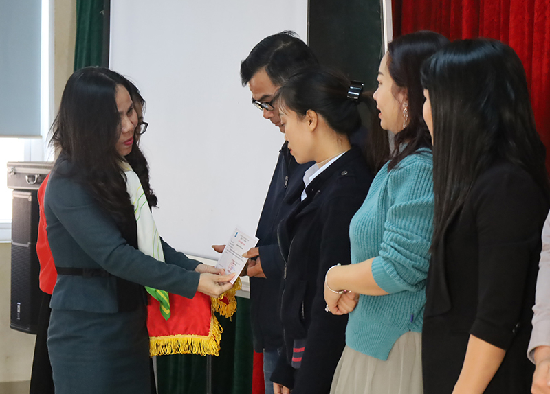 Tham gia khóa đào tạo có 31 học viên đến từ 16 đơn vị kinh doanh du lịch trên địa bàn. 