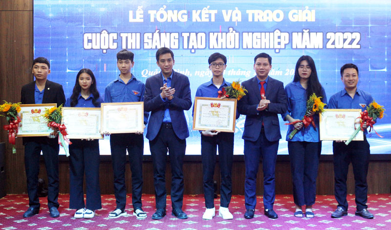 Bằng khen của BCH Tỉnh Đoàn cho các tác giả, nhóm tác giả có công trình sáng tạo tiêu biểu toàn tỉnh năm 2022
