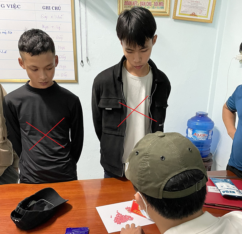 2 đối tượng Phạm Vinh Quang và Trần Quốc Cường tại cơ quan Công an.