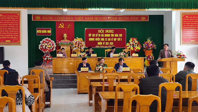 Toàn cảnh buổi tiếp xúc cử tri huyện Quảng Ninh.