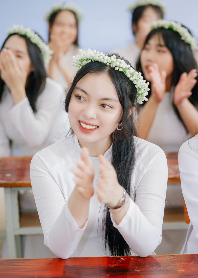  Bùi Thu Uyên là 1 trong 3 sinh viên Quảng Bình giành được học bổng “Nâng bước thủ khoa năm 2022”.