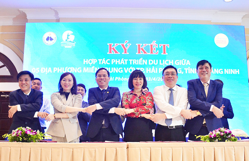 Ngành Du lịch 5 địa phương ký kết thỏa thuận liên kết hợp tác, diễn ra vào tháng 4/2022.