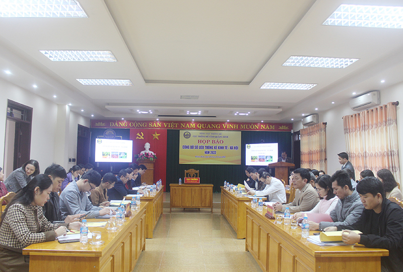 Các đại biểu tham dự cuộc họp báo
