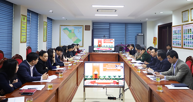  Toàn cảnh hội nghị tại điểm cầu Quảng Bình.