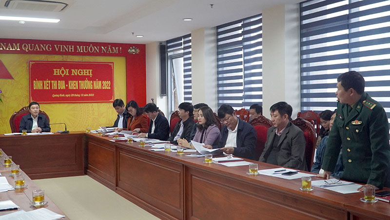 Đại biểu thảo luận tại hội nghị