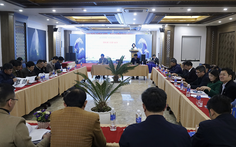 Các đại biểu tham dự hội thảo. 
