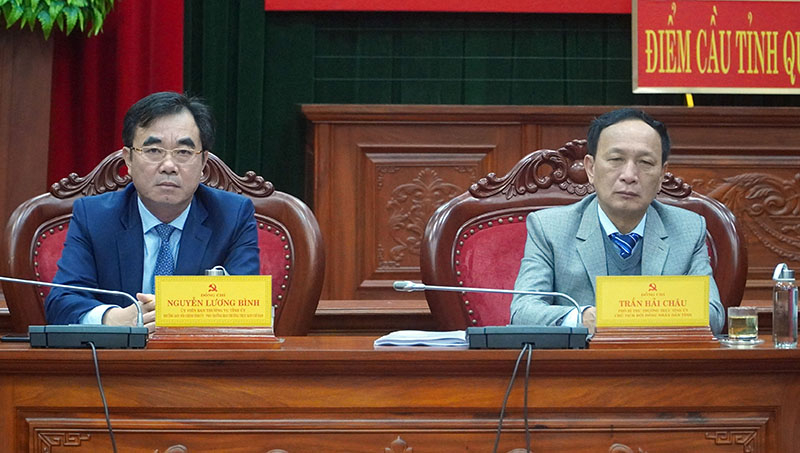Các đồng chí Phó trưởng ban chỉ đạo Ban PCTN,TC tỉnh: Trần Hải Châu, Phó Bí thư Thường trực Tỉnh ủy, Chủ tịch HĐND tỉnh; Nguyễn Lương Bình, Ủy viên Thường vụ Tỉnh ủy, Trưởng Ban Nội chính Tỉnh ủy chủ trì tại điểm cầu Quảng Bình