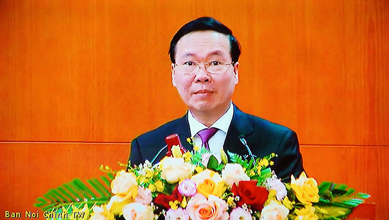 Đồng chí Võ Văn Thưởng, Ủy viên Bộ Chính trị, Thường trực Ban Bí thư phát biểu chỉ đạo tại hội nghị (anh chụp qua  truyền hình)