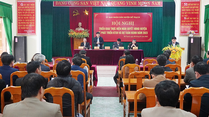 Toàn cảnh hội nghị.
