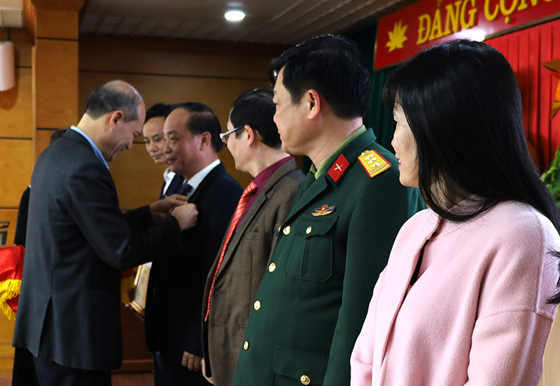Các cá nhân được tặng Kỷ niệm chương “Vì sự nghiệp đại đoàn kết toàn dân tộc” của Ủy ban Trung ương MTTQVN. 