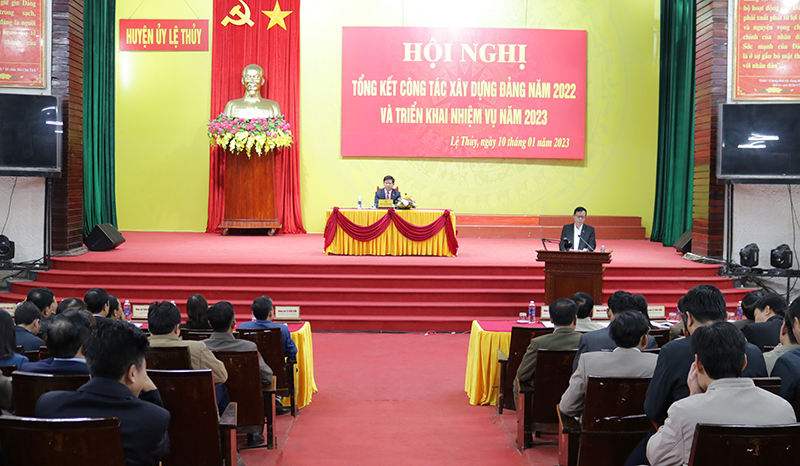 Toàn cảnh hội nghị.