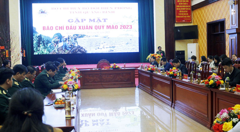 Lãnh đạo Bộ Chỉ huy BĐBP tỉnh ghi nhận sự đóng góp, phối hợp của các cơ quan báo chí.