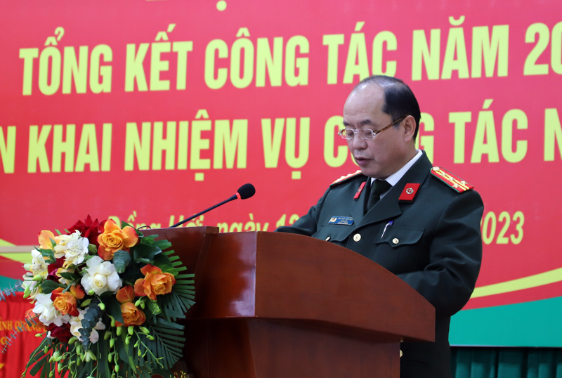 Đại tá Nguyễn Hữu Hợp, Ủy viên Ban Thường vụ Tỉnh ủy, Giám đốc Công an tỉnh phát biểu chỉ đạo tại hội nghị