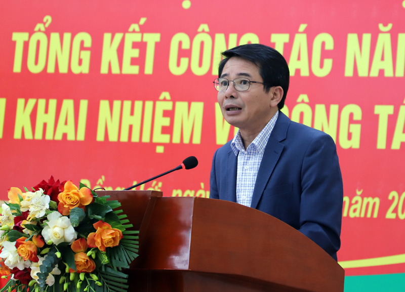 Đồng chí Hoàng Ngọc Đan, Phó Bí thư Thành ủy, Chủ tịch UBND TP.Đồng Hới phát biểu tại hội nghị