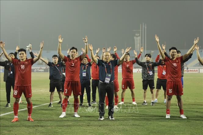 Tuyển Việt Nam quyết tận dụng cơ hội trên sân Mỹ Đình ở trận chung kết lượt đi. Ảnh: TTXVN