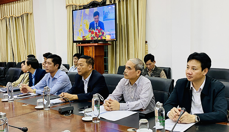 Các đại biểu dự hội nghị. 