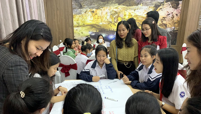 Qua thảo luận nhóm, nhiều ý kiến đã được bày tỏ, góp phần giúp các em “Tự tin là chính mình”