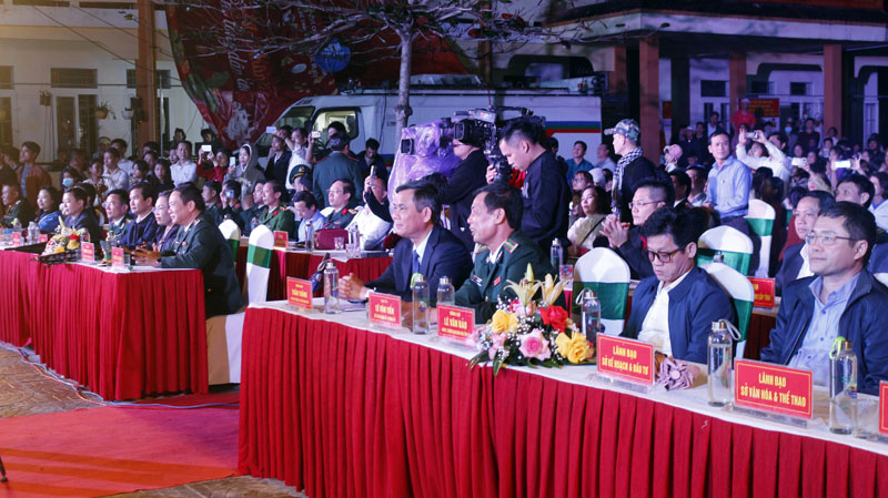 Các đại biểu tham dự chương trình.