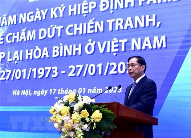 Bộ trưởng Ngoại giao Bùi Thanh Sơn đọc diễn văn kỷ niệm. (Ảnh: Lâm Khánh/TTXVN)