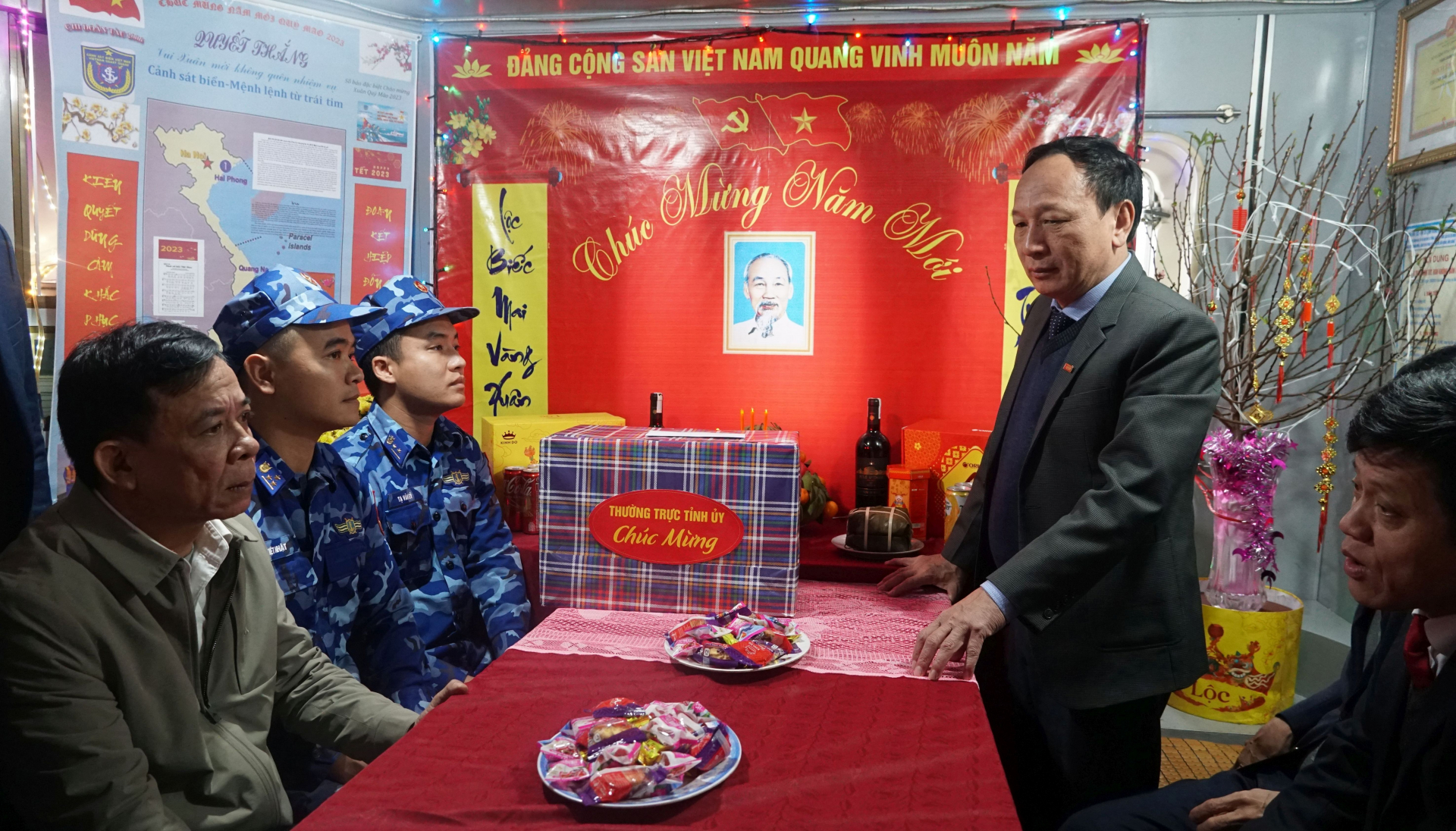 ...Đồng chí