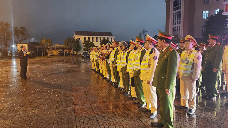 Lực lượng  