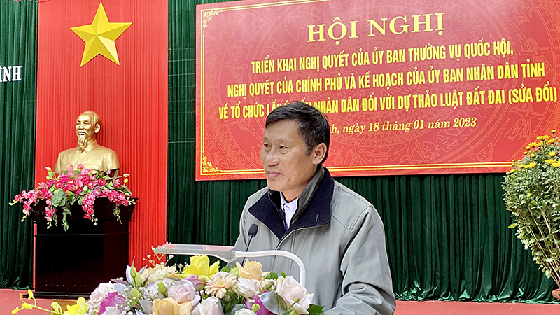 Đại biểu phát biểu đề xuất ý kiến tại hội nghị.