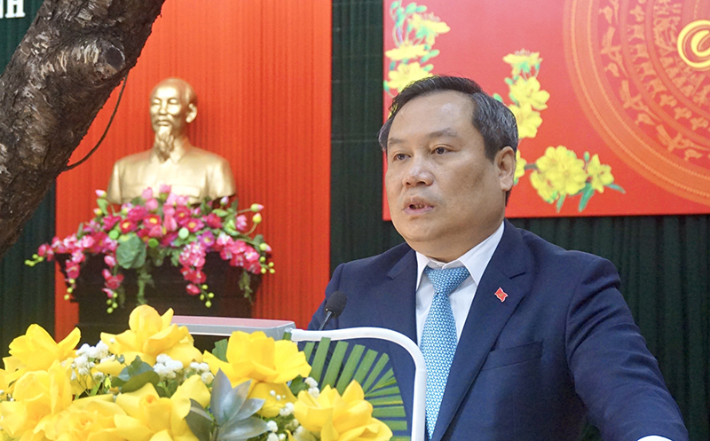 Đồng chí Bí thư Tỉnh ủy phát biểu tại buổi gặp mặt.