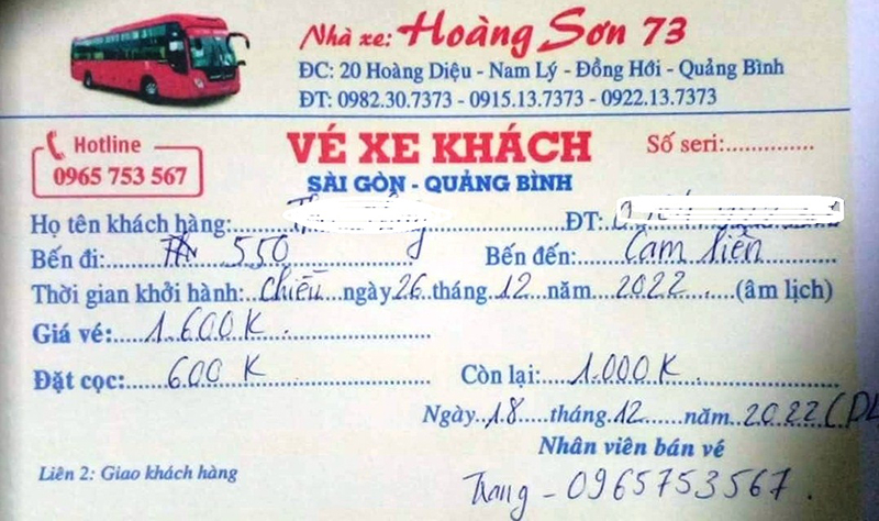 Số Hotline của nhà xe công bố trên vé nhưng có không phản hồi khiến nhiều hành khách bất bình.