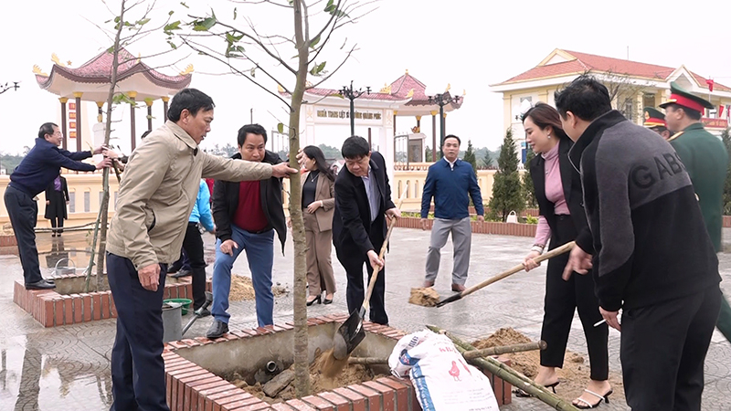 Nhiều địa phương trên địa bàn TX. Ba Đồn đồng loạt phát động Tết trồng cây 2023.