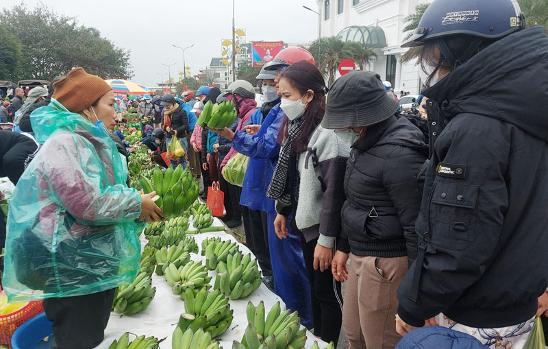 mặt hàng chuối và hoa quả sức mua tăng mạnh so với Tết Nguyên đán 2022.