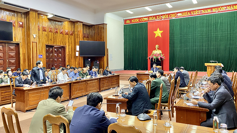 Quang cảnh cuộc họp.