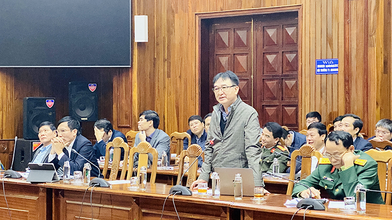 Đại biểu phát biểu tại buổi họp.