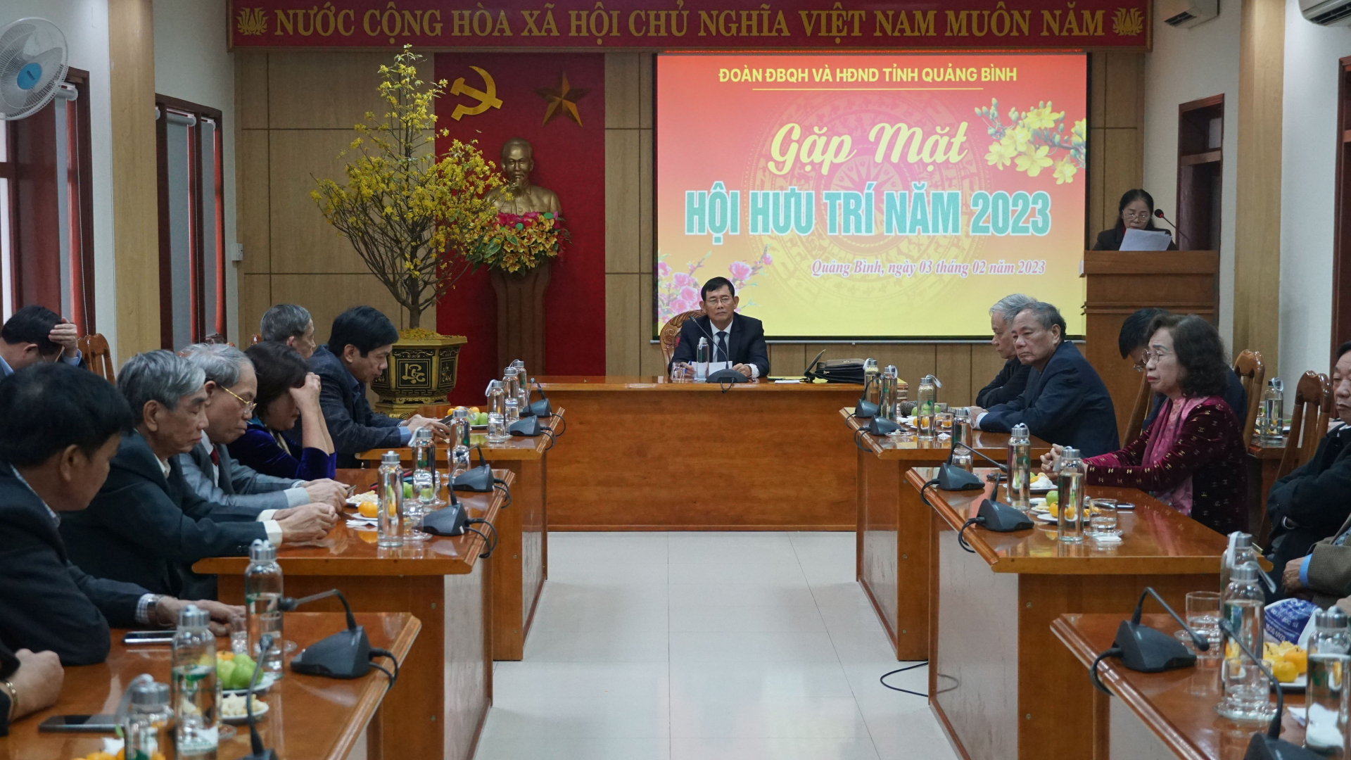 Toàn cảnh buổi gặp mặt.