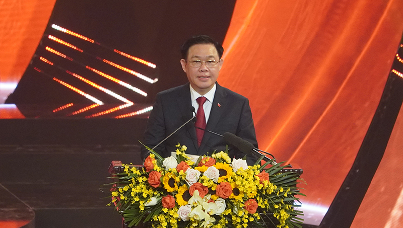 Chủ tịch Quốc hội Vương Đình Huệ phát biểu tại lễ trao giải