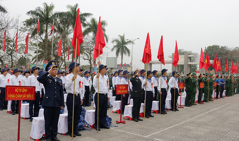 196  tân binh huyện Lệ Thủy sẵn sàng lên đường nhập ngũ.