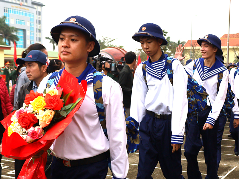 Các tân binh TP. Đồng Hới sẵn sàng lên đường nhập ngũ.