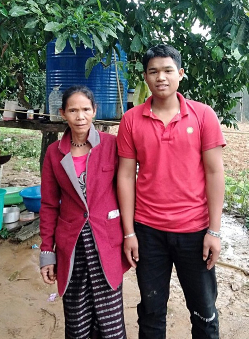 Hồ Văn Đạt và mẹ
