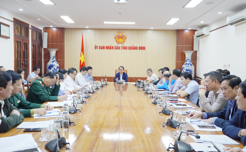 Các đại biểu tham dự cuộc họp.