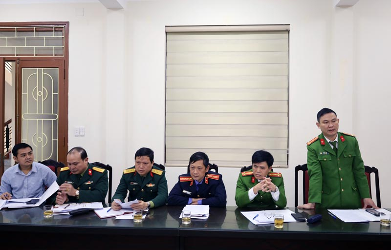 Các thành viên HĐPHLN về TGPLTHĐTT tỉnh  phát biểu thảo luận tại hội nghị.
