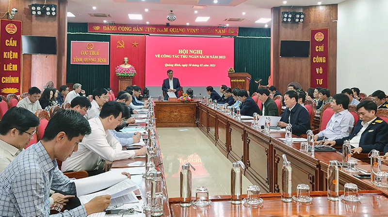 Toàn cảnh buổi làm việc.