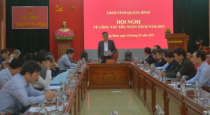 Đồng chí Chủ tịch UBND tỉnh Trần Thắng phát biểu kết luận buổi làm việc.