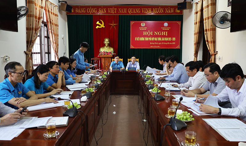 Toàn cảnh hội nghị.