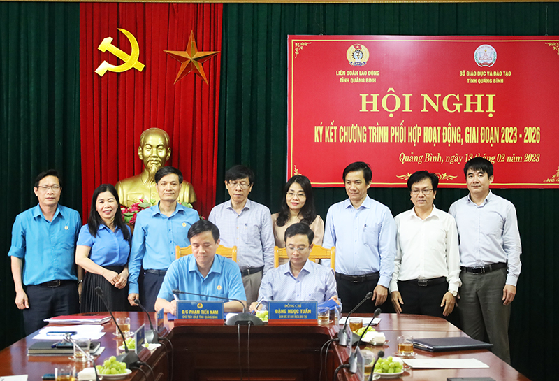 Lãnh đạo LĐLĐ tỉnh và Sở Giáo dục và Đào tạo ký kết chương trình phối hợp hoạt động, giai đoạn 2023-2026.