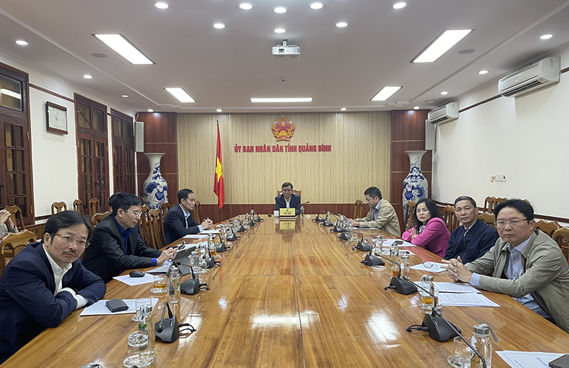 Đồng chí Trần Thắng, Phó Bí thư Tỉnh uỷ, Chủ tịch UBND tỉnh dự hội nghị tại điểm cầu Quảng Bình