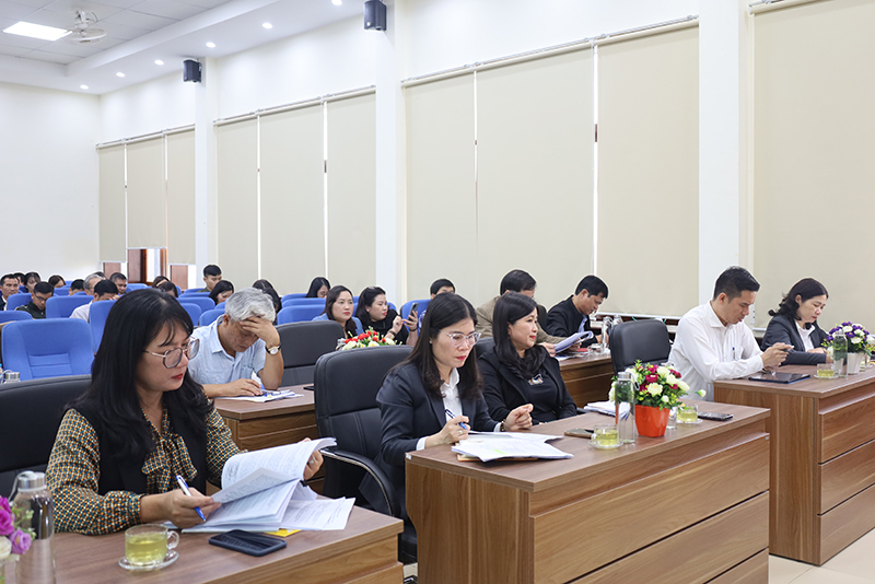 Các đại biểu tham dự hội nghị. 