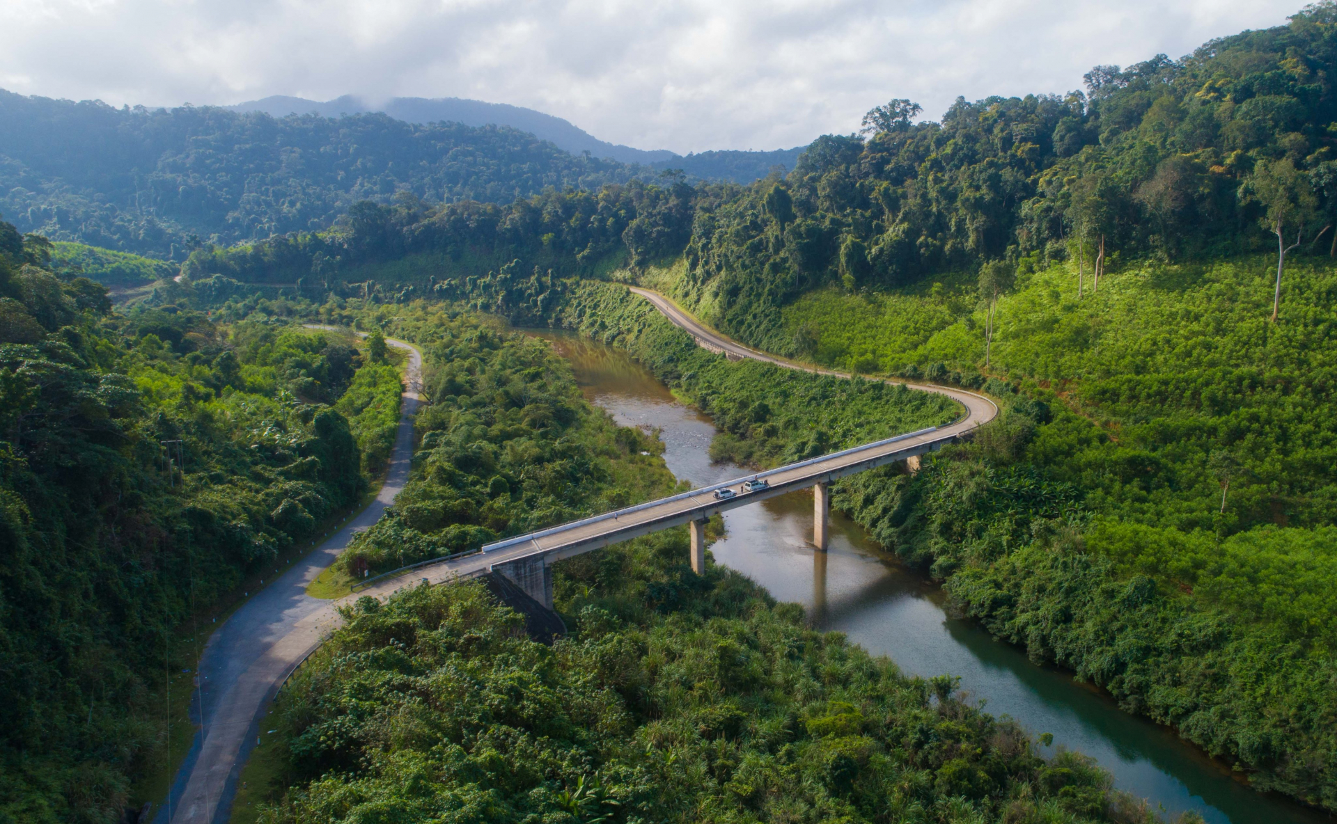 Đường Hồ Chí Minh nhánh Tây, khởi đầu từ Km0-xã Xuân Trạch, huyện Bố Trạch. <em>Ảnh:</em> <strong>Cường Bùi</strong>