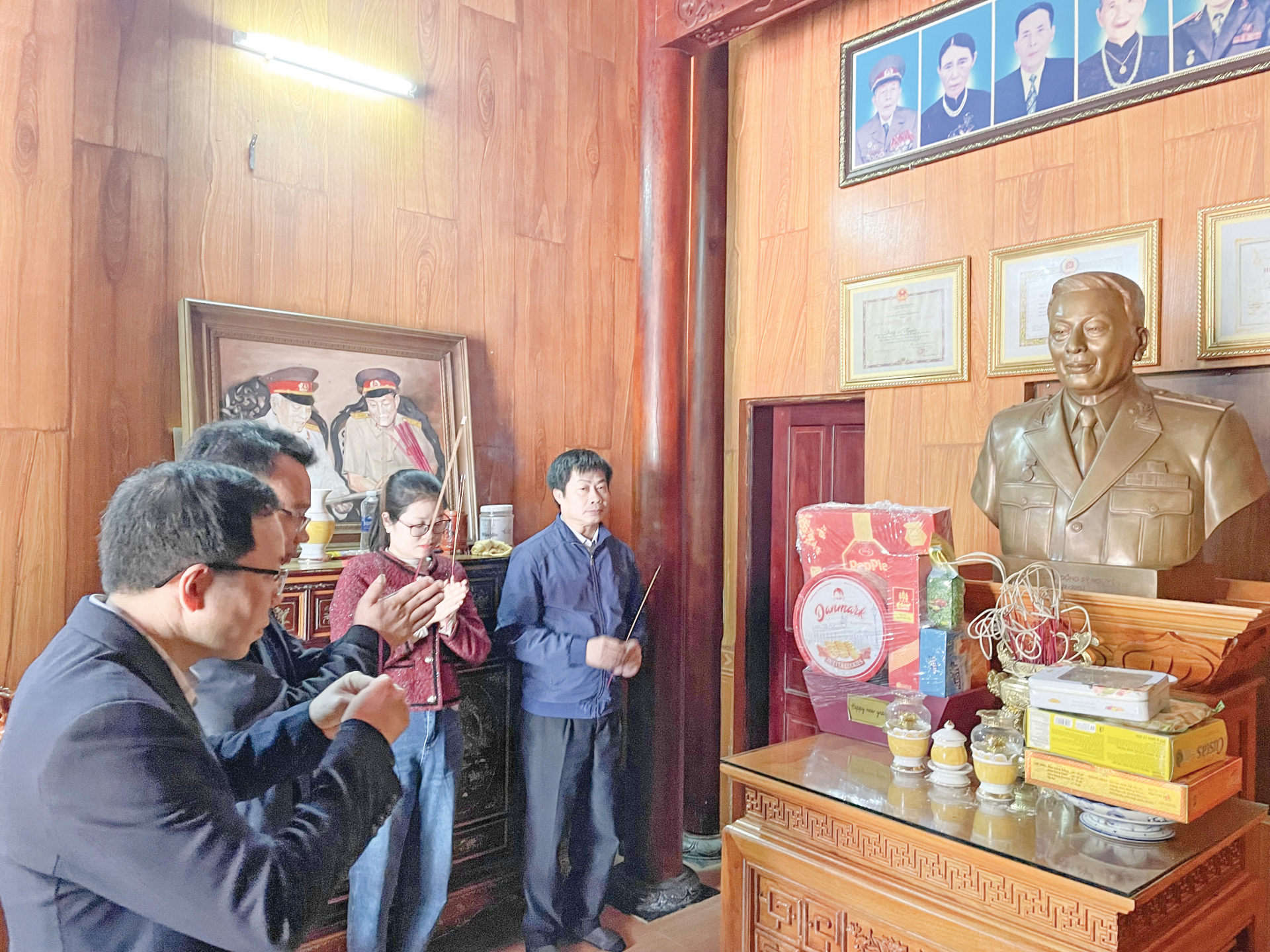  Nhà thờ Trung tướng Đồng Sỹ Nguyên ở Trung Thôn, xã Quảng Trung (TX. Ba Đồn).