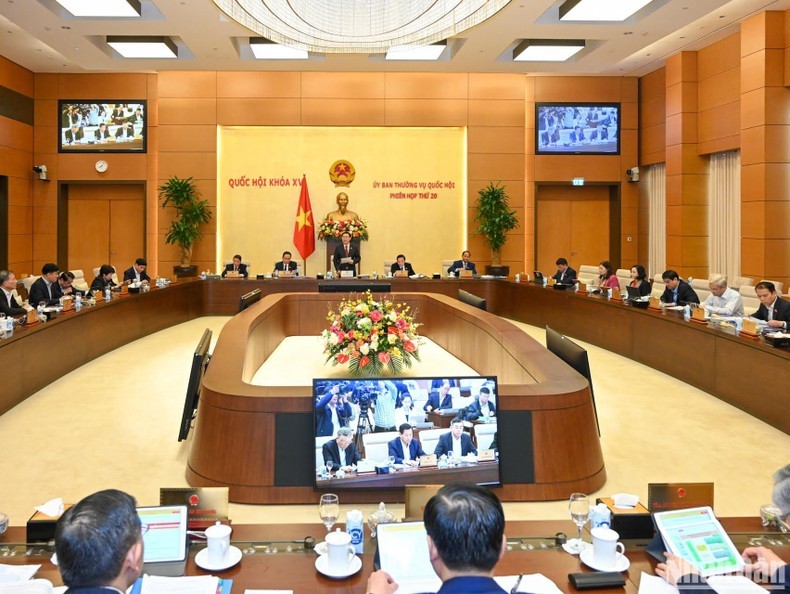 Quang cảnh phiên họp.