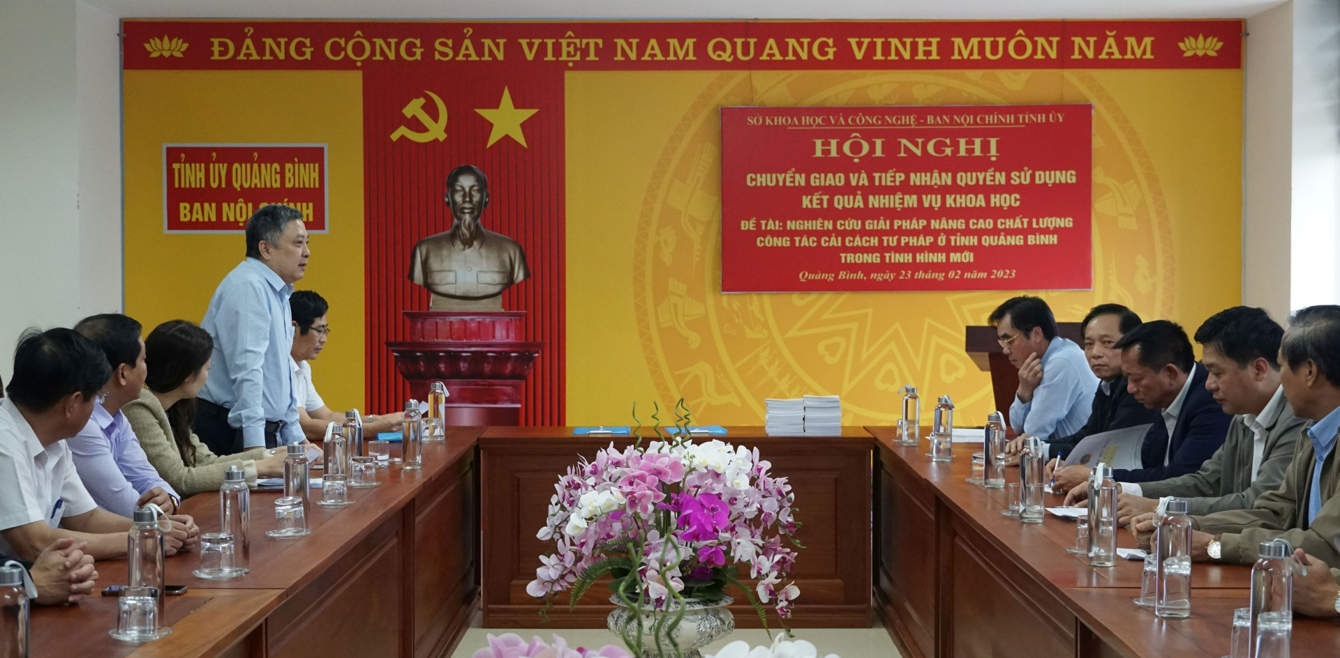 Toàn cảnh hội nghị.